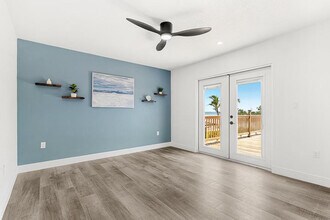 650 69th Ave S in St. Petersburg, FL - Building Photo - Building Photo