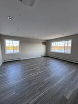 6204 Hillmeyer Rd, Unit Apt 2 in Arverne, NY - Building Photo