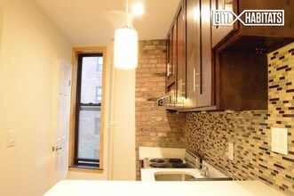 202 Mott St-Unit -19 in New York, NY - Building Photo - Building Photo