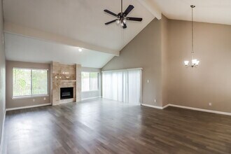 2714 Ashford Trail Dr in Houston, TX - Foto de edificio - Building Photo