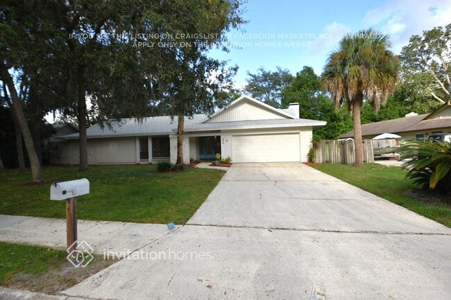 property at 204 W Ridgewood Ct