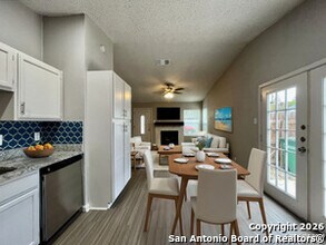 6026 Glacier Sun Dr in San Antonio, TX - Building Photo - Building Photo