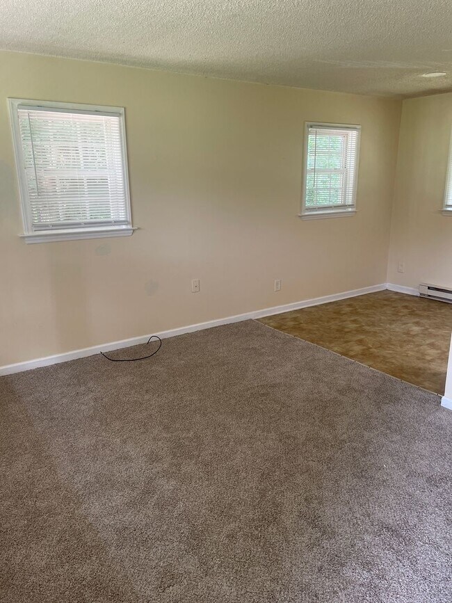 8785 Lasater Rd in Clemmons, NC - Building Photo - Building Photo