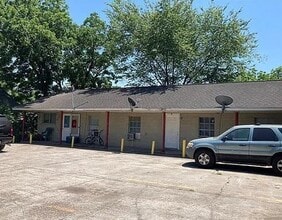 8006 Richards St in Houston, TX - Building Photo - Building Photo