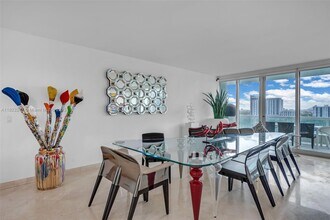 1643 Brickell Ave, Unit 1406 in Miami, FL - Building Photo - Building Photo