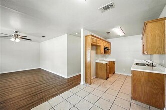 1326-1328 S Travis St in Sherman, TX - Building Photo - Building Photo