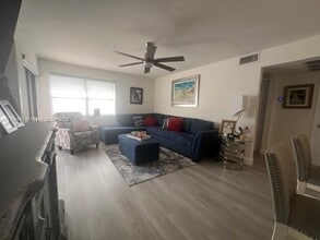 14919 SW 104th St in Miami, FL - Building Photo - Building Photo