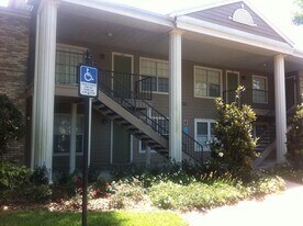 124 Reserve Cir, Unit 208 in Oviedo, FL - Building Photo