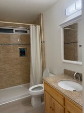 16321 Siskiyou Rd, Unit 6 in Apple Valley, CA - Foto de edificio - Building Photo