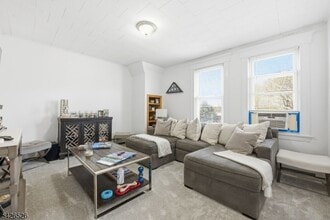39 Wilmore Rd, Unit 2 in Little Falls, NJ - Building Photo - Building Photo