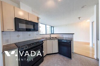 1331 Alberni St in Vancouver, BC - Building Photo - Building Photo
