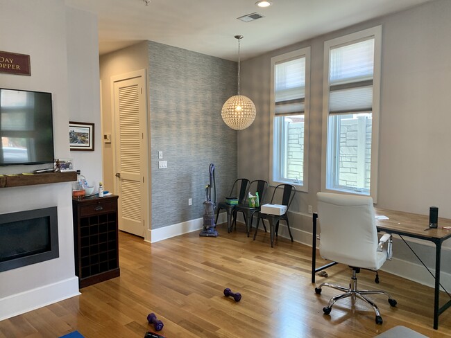 5 Mohawk St, Unit 1F