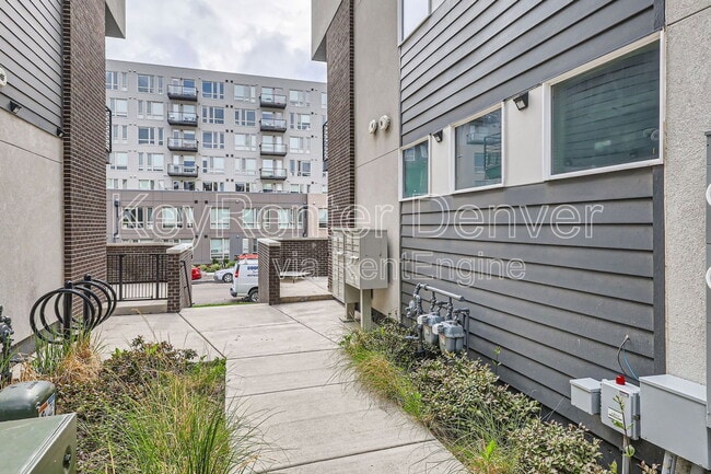 property at 1571 N Grove St