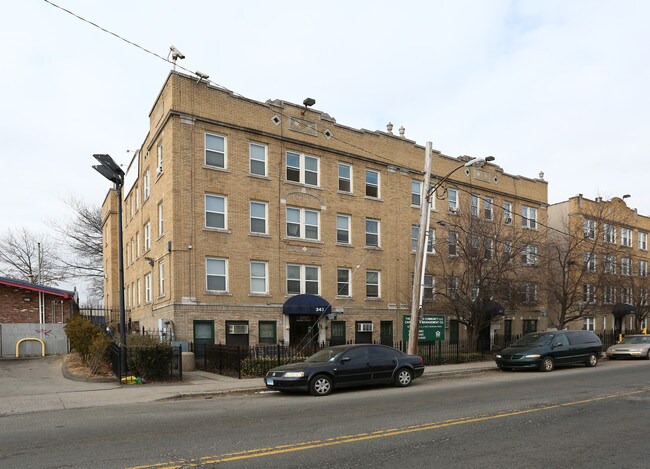 The Hartford Communities III - Lower Garden in Hartford, CT - Building Photo - Building Photo