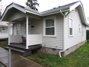 2414-2418 Portland St in Eugene, OR - Building Photo - Building Photo