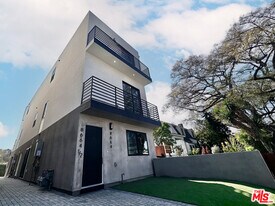 8664 Cadillac Ave in Los Angeles, CA - Building Photo