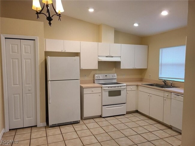 1247 Bacon Ave in Ft. Myers, FL - Building Photo - Building Photo