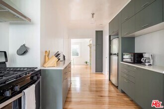 716 Sunset Ave in Los Angeles, CA - Building Photo - Building Photo