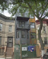 307 Cornelia St in Brooklyn, NY - Building Photo