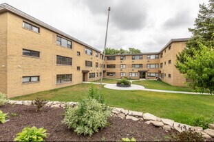 6807 N Ridge Blvd in Chicago, IL - Building Photo