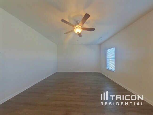 823 Athens Ln in Locust Grove, GA - Foto de edificio - Building Photo