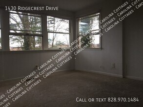 1430 Ridgecrest Dr in Hendersonville, NC - Building Photo - Building Photo