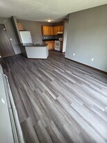 410 13th Ave NW in Oelwein, IA - Building Photo