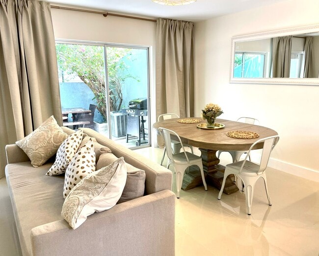 798 Crandon Blvd in Key Biscayne, FL - Building Photo - Building Photo