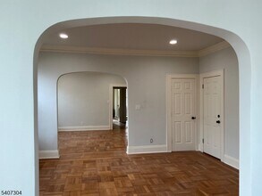 176 Weequahic Ave in Newark, NJ - Building Photo - Building Photo