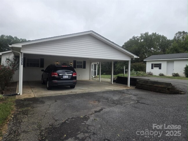 335 Graham Rd in Mount Ulla, NC - Building Photo - Building Photo