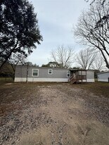 327 County Rd 2296 in Cleveland, TX - Building Photo