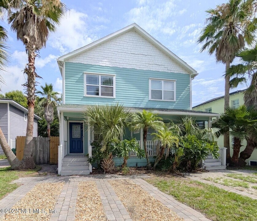411 3rd St N in Jacksonville Beach, FL - Building Photo