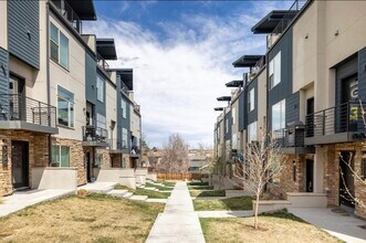 5743 W 17th Ave in Lakewood, CO - Building Photo - Building Photo