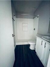 13214 Bunn Cir, Unit 73 in Tampa, FL - Building Photo - Building Photo