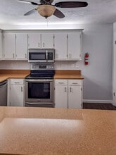 1155 Buttermilk Ln in Port Orange, FL - Foto de edificio - Building Photo