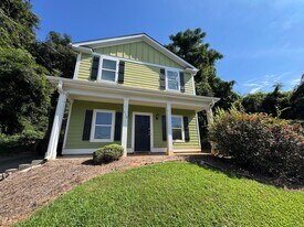 218 Madison Heights in Athens, GA - Building Photo