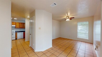 922 Navarro Dr in College Station, TX - Building Photo - Building Photo