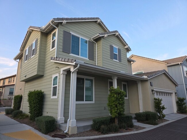 6949 Mallow Dr in Fontana, CA - Foto de edificio - Building Photo