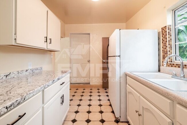 property at 1125 S Evergreen Ave