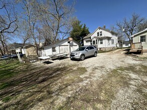 205 E Phoenix Ave in Normal, IL - Building Photo - Building Photo