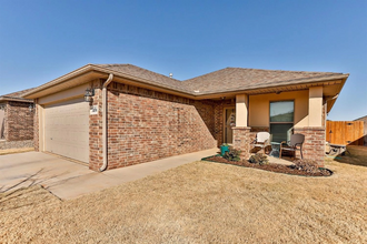 7456 104th St in Lubbock, TX - Foto de edificio - Building Photo