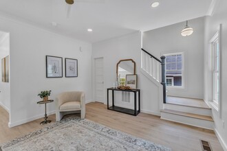 801 N Elm St in Durham, NC - Building Photo - Building Photo