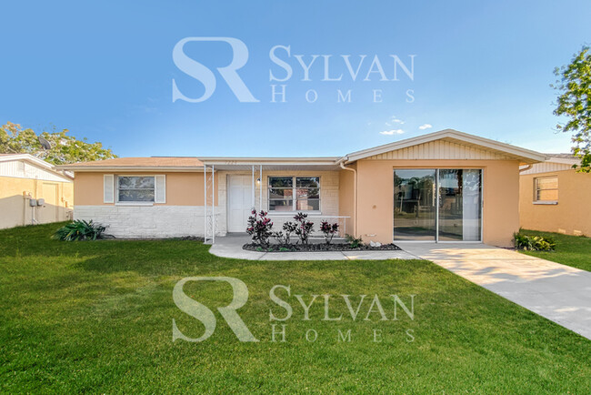 7224 Brentwood Dr in Port Richey, FL - Building Photo - Building Photo