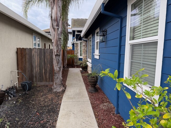 508 Lassen Way in Oakley, CA - Building Photo - Building Photo