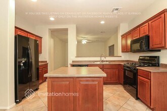 17661 W Lundberg St in Surprise, AZ - Foto de edificio - Building Photo