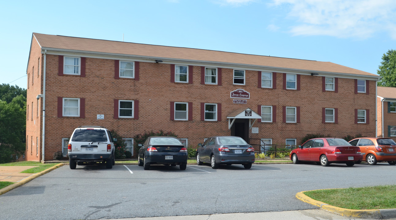 Waters at James Crossing in Lynchburg, VA - Building Photo