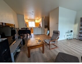 9053 161st Ct NE in Redmond, WA - Foto de edificio - Building Photo