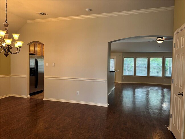 3918 Links Ln in Round Rock, TX - Foto de edificio - Building Photo