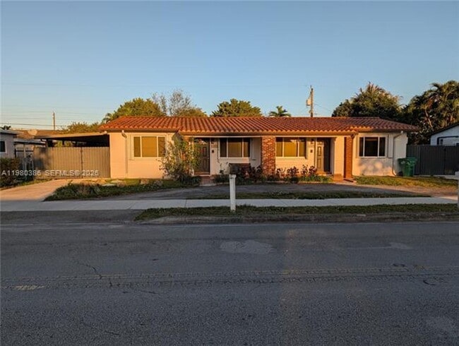 1037 SW 76th Ave in Miami, FL - Building Photo - Building Photo