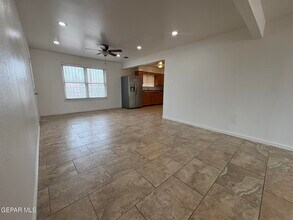 3305 Killarney St in El Paso, TX - Building Photo - Building Photo